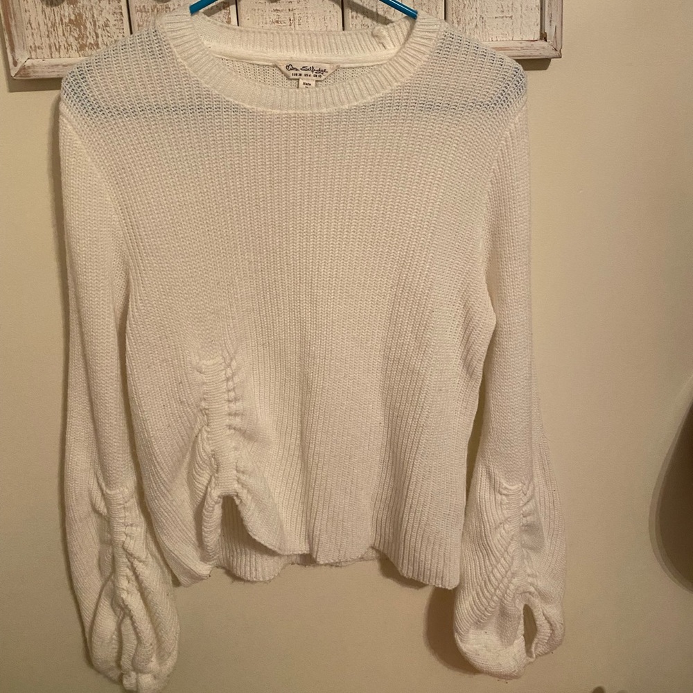 WHITE KNIT SWEATER